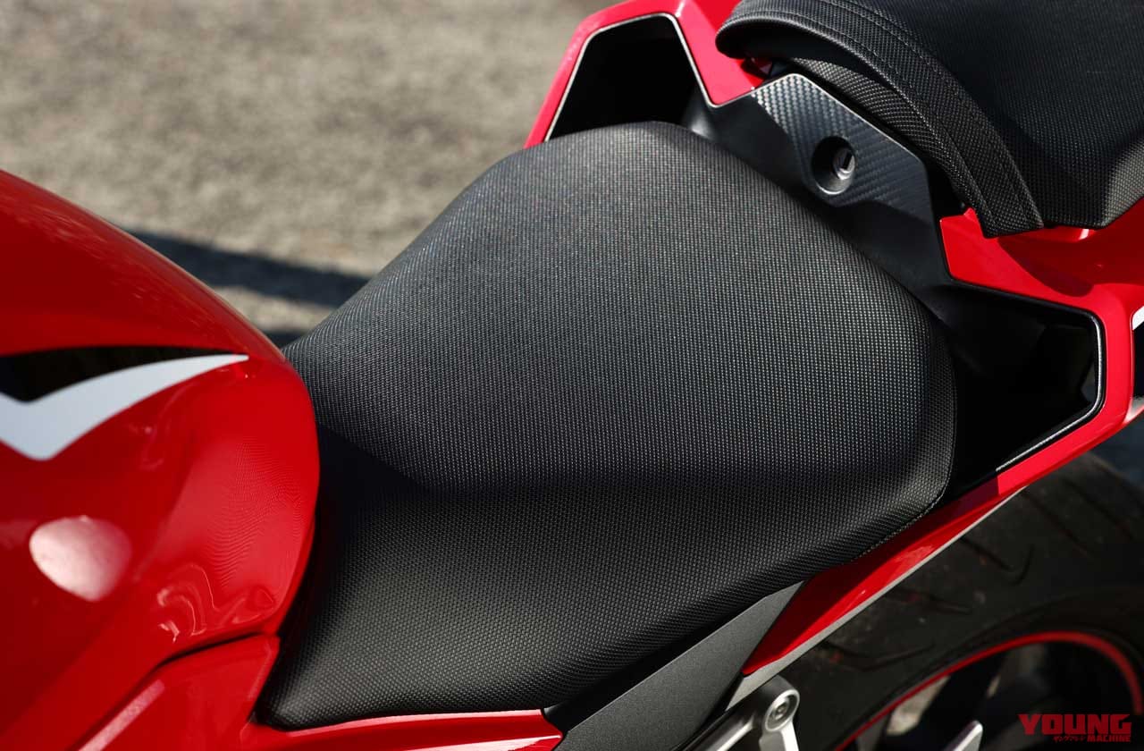 |岡崎静夏のホンダCBR400R試乗インプレ【トルクで走れる快適さが日本の公道にベストマッチ】