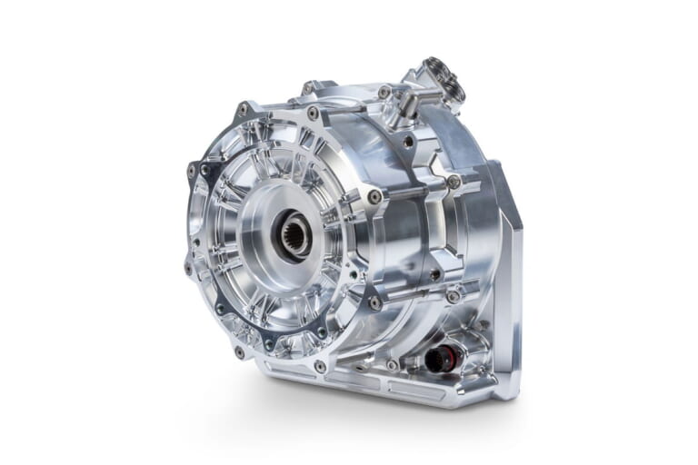 Triumph TE-1 PROJECT|180馬力のパワートレイン公開! トライアンフ「TE-1プロジェクト」フェーズ2完了