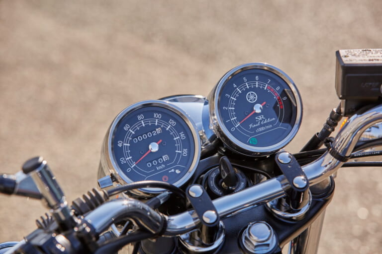 ヤマハ SR400ファイナルエディション|ホンダ「GB350」とヤマハ「SR400」は何が違う? スペックと細部を比較してみた!