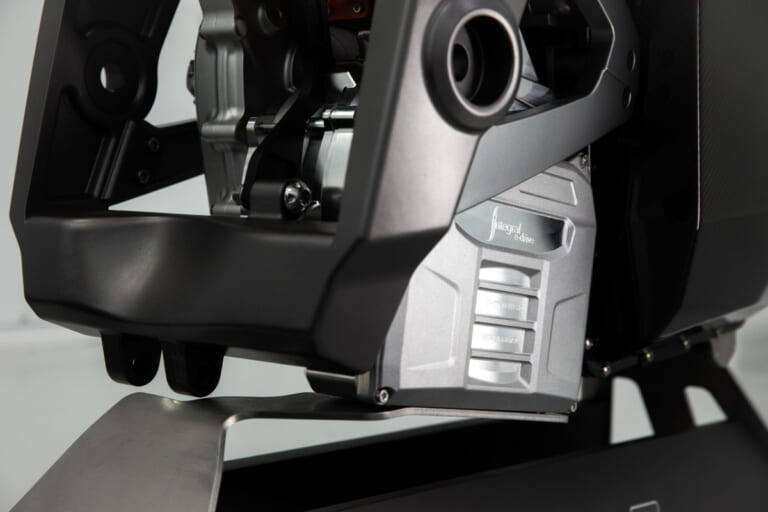 Triumph TE-1 PROJECT|180馬力のパワートレイン公開! トライアンフ「TE-1プロジェクト」フェーズ2完了