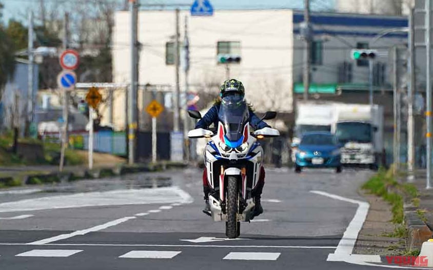 |小柄な体格でも大型アドベンチャー=アフリカツインを安全に乗りこなす攻略法〈”短い”あるある〉