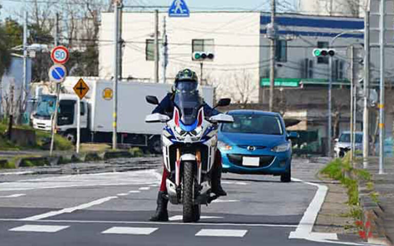 小柄な体格でも大型アドベンチャー=アフリカツインを安全に乗りこなす攻略法|小柄な体格でも大型アドベンチャー=アフリカツインを安全に乗りこなす攻略法〈”短い”あるある〉