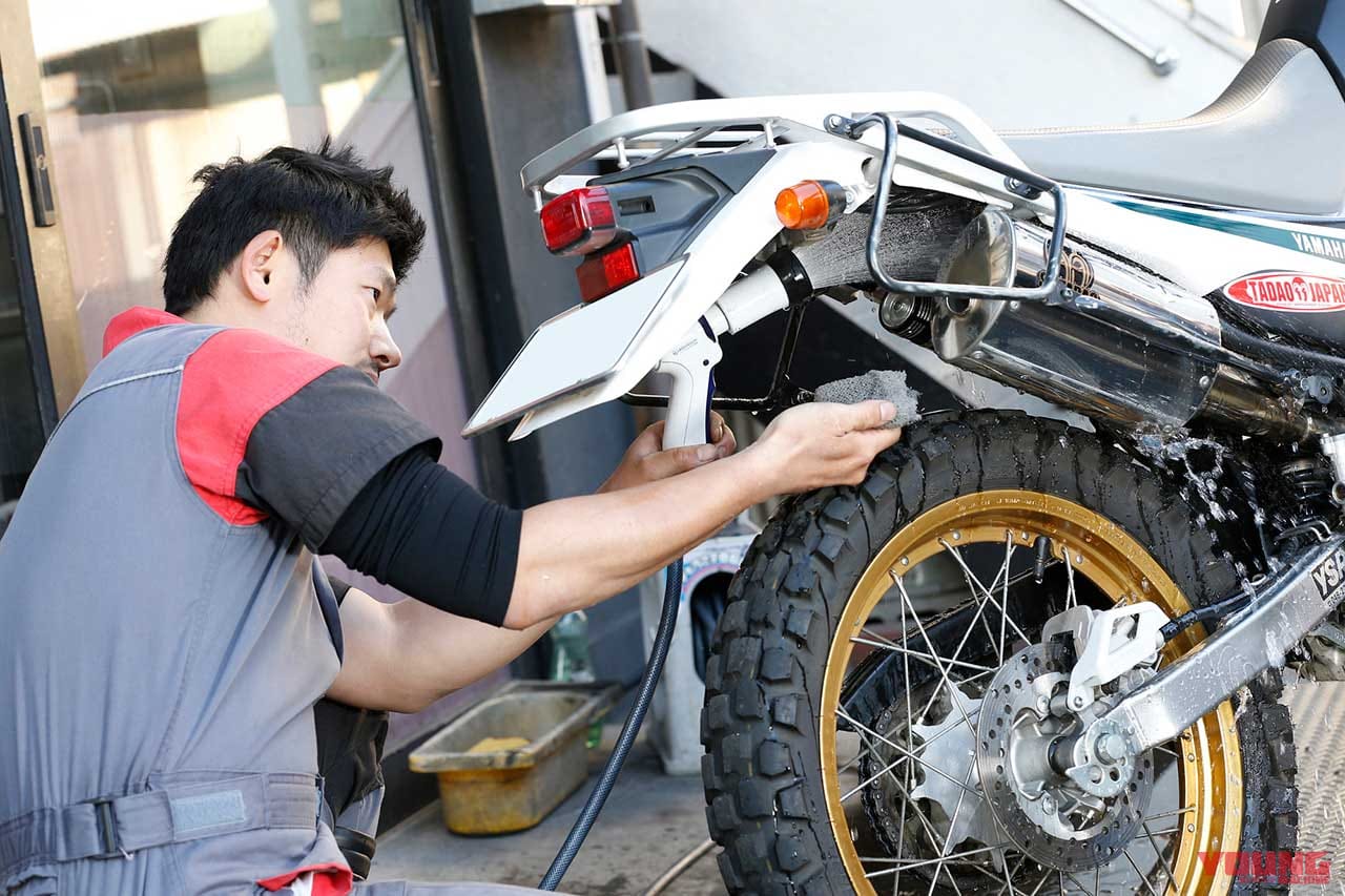 超初心者でも自分でできる簡単バイクメンテナンス その1 メンテを始める前にまずは洗車から セロー250 Webヤングマシン 新車バイクニュース 超初心者でも自分でできる簡単バイクメンテナンス その1 メンテを始める前にまずは洗車から セロー250 Webヤングマシン 新車バイクニュース