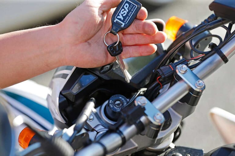 超初心者でも自分でできる簡単バイクメンテナンス【まずは洗車から】|超初心者でも自分でできる簡単バイクメンテナンス【その1:メンテを始める前にまずは洗車から|セロー250】