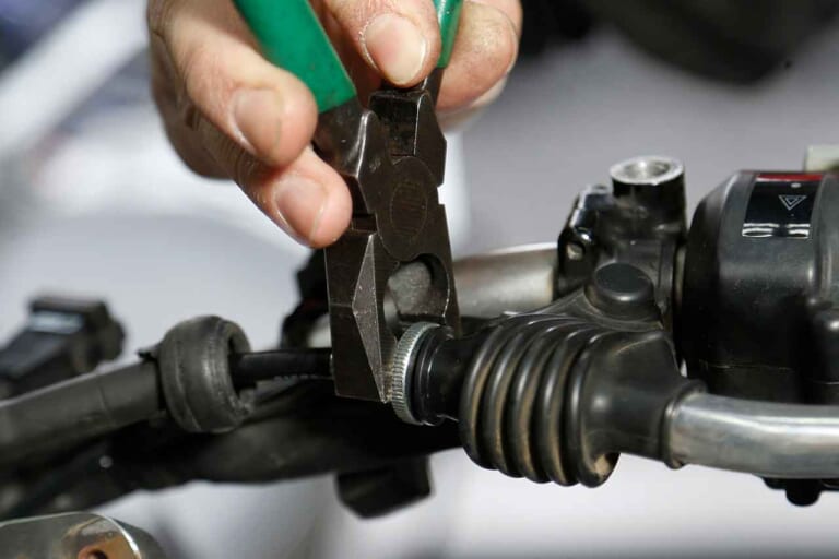 セロー250 メンテナンス|超初心者も自分でできる簡単バイクメンテナンス#2【クラッチレバーの交換&調整|セロー250】