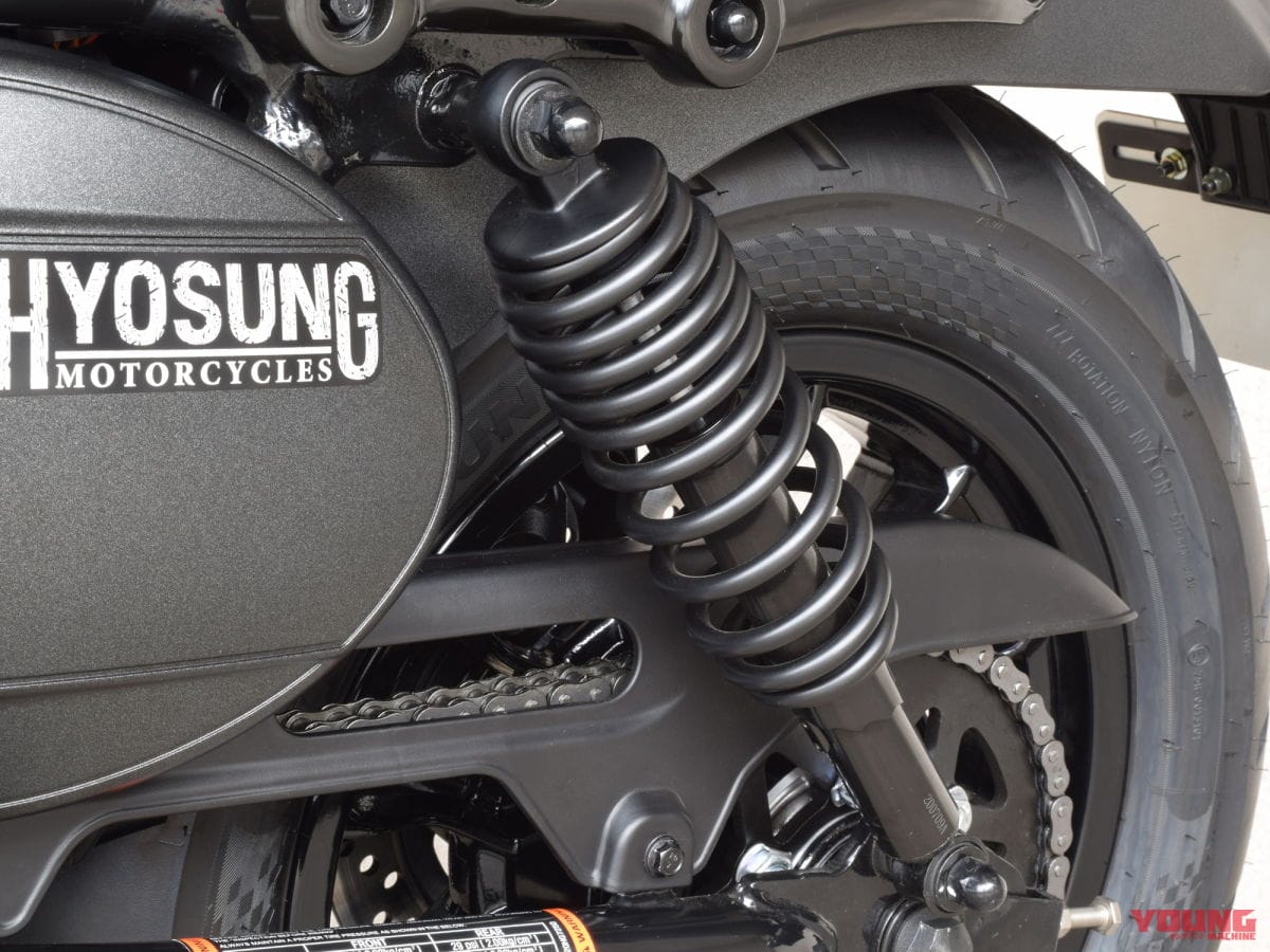 |125ccなのに水冷Vツイン! ボバースタイルのHYOSUNG「GV125S ボバー」間もなく発売