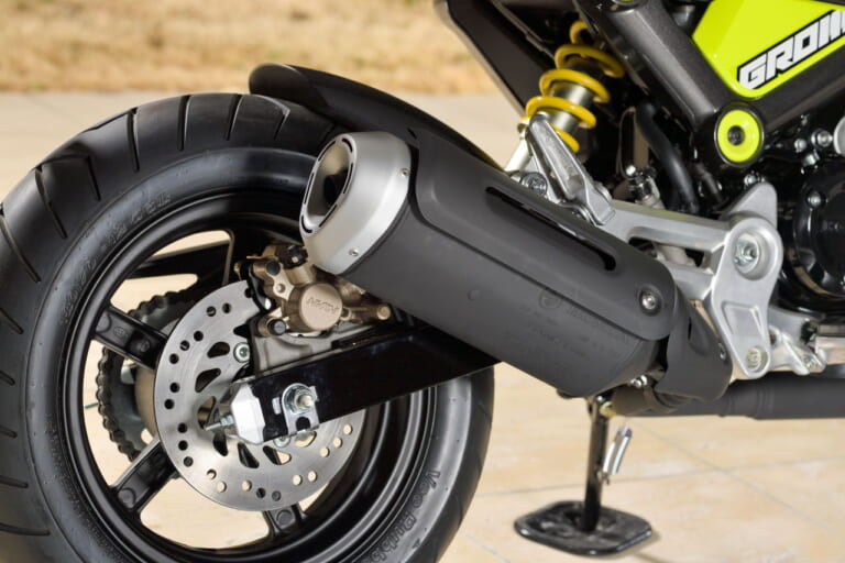 ホンダ グロム|ホンダ新型「グロム」が5速の新エンジンで登場! ABS標準装備でフルチェンジした12インチスポーツ