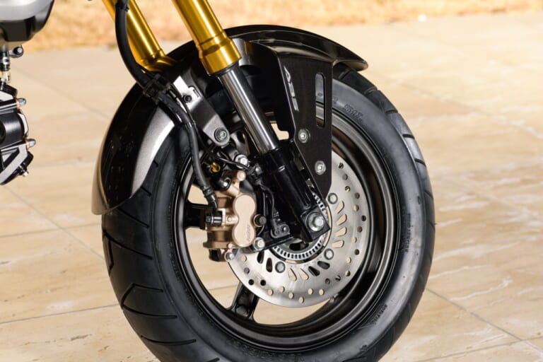 ホンダ グロム|ホンダ新型「グロム」が5速の新エンジンで登場! ABS標準装備でフルチェンジした12インチスポーツ