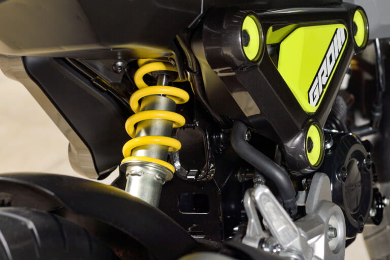 ホンダ グロム|ホンダ新型「グロム」が5速の新エンジンで登場! ABS標準装備でフルチェンジした12インチスポーツ