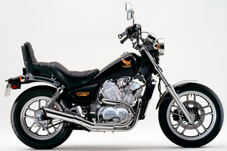ホンダ NV400カスタム|旧アフリカツインの再来!? ハーレーの新設計エンジン「レボリューションマックス1250」とは