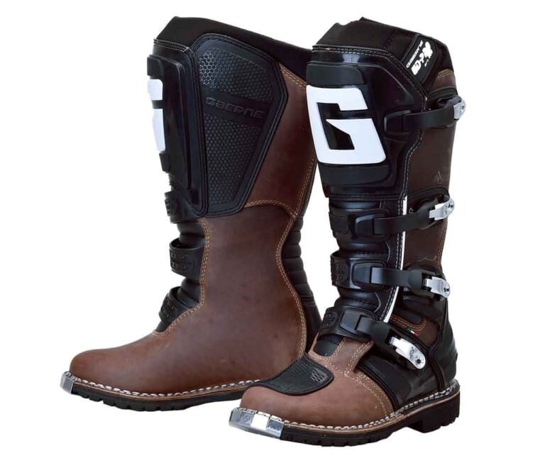 オフロードブーツの選び方|プロがオススメするオフロードバイク用ブーツの選び方【プロテクション性能とソールで選ぼう】