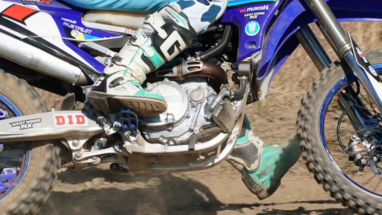 プロがオススメするオフロードバイク用ブーツの選び方 プロテクション性能とソールで選ぼう Webヤングマシン 最新バイク情報 プロがオススメするオフロードバイク用ブーツの選び方 プロテクション性能とソールで選ぼう Webヤングマシン 最新バイク情報