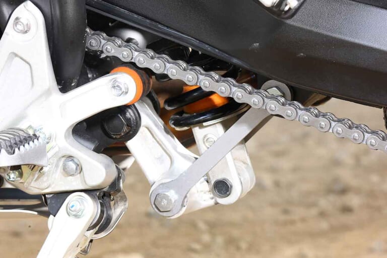 ヤマハ テネレ700ABSロー|足着きの不安も解決|ヤマハ新型テネレ700・ローダウンタイプとスタンダードを徹底比較【足着きの不安も解決】