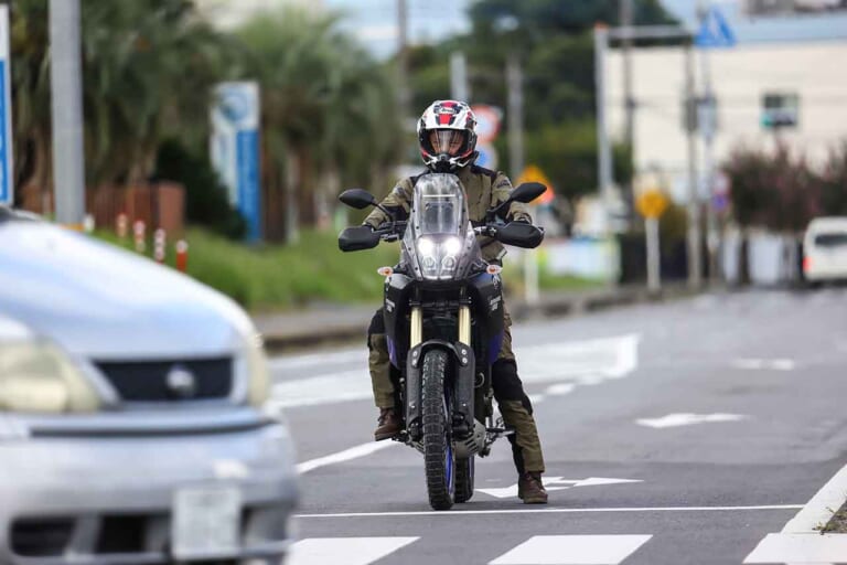 ヤマハ テネレ700ABSロー|足着きの不安も解決|ヤマハ新型テネレ700・ローダウンタイプとスタンダードを徹底比較【足着きの不安も解決】