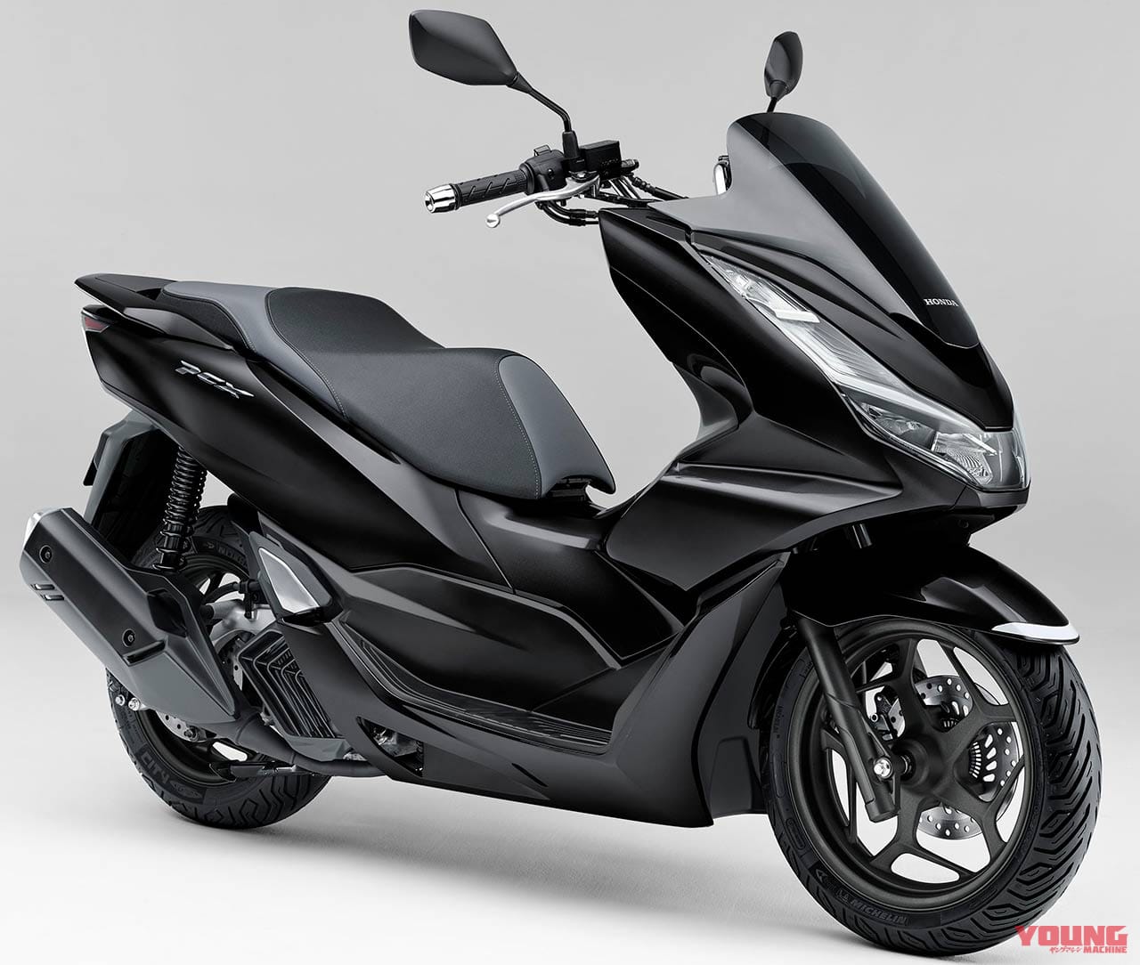 ホンダPCX|2021新車バイクラインナップ|日本車|ホンダ2021新車バイクラインナップ〈51〜125cc原付二種スクーター〉PCX/リードetc.