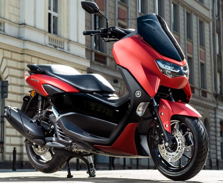 ヤマハNMAX|2021新車バイクラインナップ|日本車|ヤマハ2021新車バイクラインナップ〈51〜125cc原付二種スクーター〉NMAX/トリシティetc.