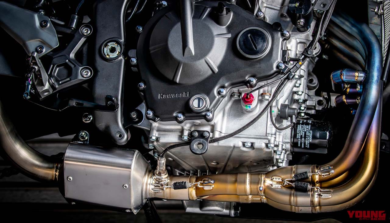 ヨシムラ ZX-25用 機械曲R-11チタンサイクロン カーボンエンド 政府認証|続々リリース!ニンジャZX-25R用新作パーツセレクション〈×7ブランド〉