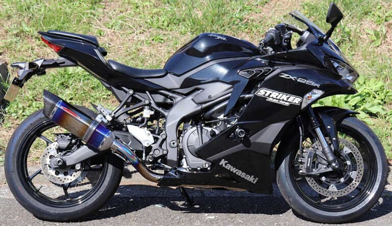 ストライカー“インターモデル” ZX-25用SCフルエキゾースト OFF-Type B JMCA|続々リリース!ニンジャZX-25R用新作パーツセレクション〈×7ブランド〉