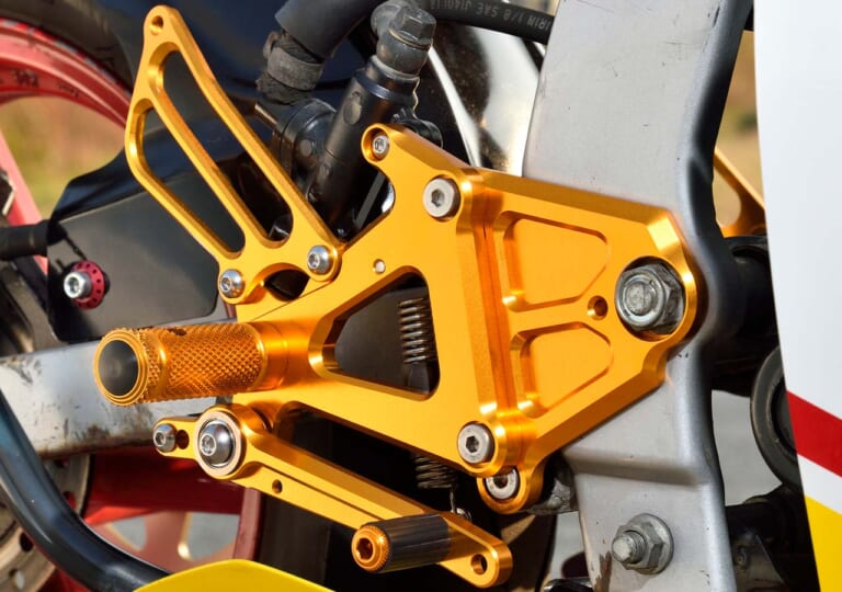 ホンダNSR50/NSF100 レースコンセプトステップキット|ベビーフェイス|ミニバイクの名車・NSR50/NSF100を本格クオリティパーツでカスタム〈ベビーフェイス〉