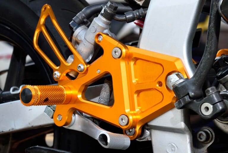 ホンダNSR50/NSF100 レースコンセプトステップキット|ベビーフェイス|ミニバイクの名車・NSR50/NSF100を本格クオリティパーツでカスタム〈ベビーフェイス〉