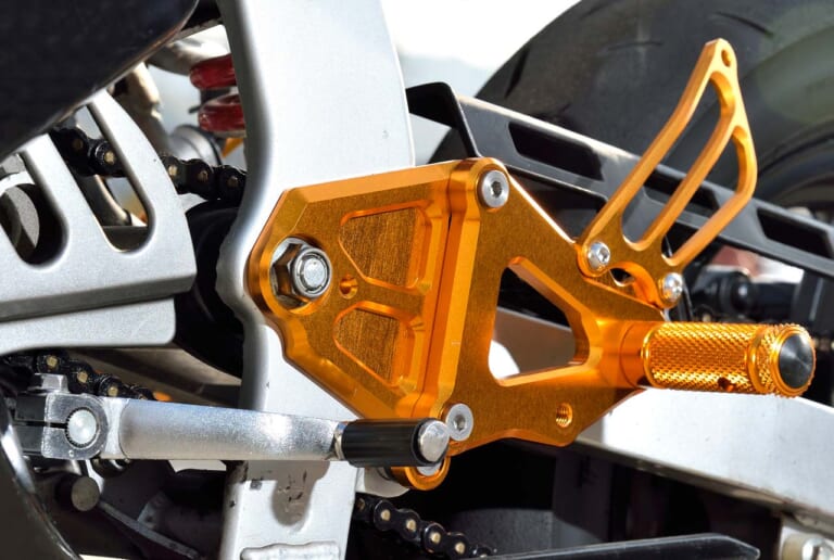 ホンダNSR50/NSF100 レースコンセプトステップキット|ベビーフェイス|ミニバイクの名車・NSR50/NSF100を本格クオリティパーツでカスタム〈ベビーフェイス〉