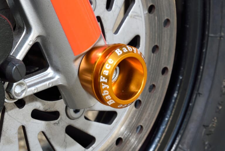 ホンダNSR50/NSF100 フロントアクスルカップ|ベビーフェイス|ミニバイクの名車・NSR50/NSF100を本格クオリティパーツでカスタム〈ベビーフェイス〉