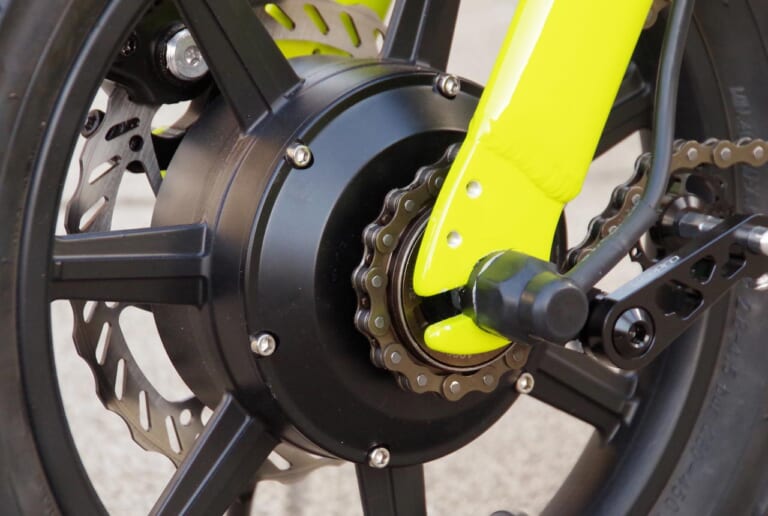 グラフィットGFR-02|電動モペッド|モビリティチェンジャー|電動モペッド「グラフィットGFR-02」試乗インプレ【”モビチェン”で原付から自転車に変身!?】