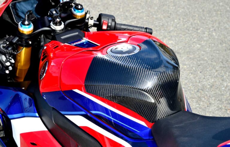 ホンダCBR1000RR-R|マジカルレーシングカスタム|タンクエンド|最強CBR1000RR-Rにふさわしいレースクオリティカスタム〈マジカルレーシング〉