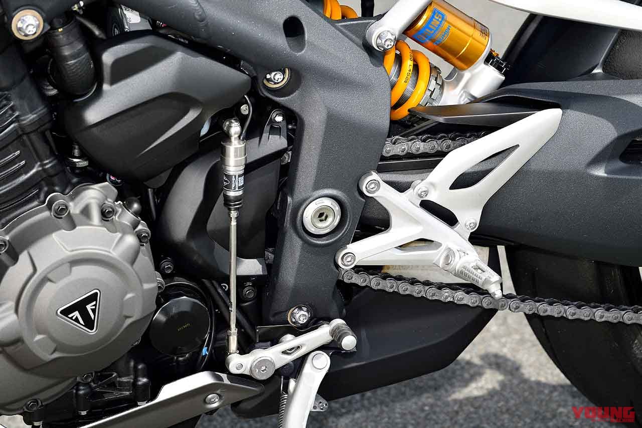 |トライアンフ スピードトリプル1200RS 試乗インプレッション【まるで2スト500ccレーサー!?】