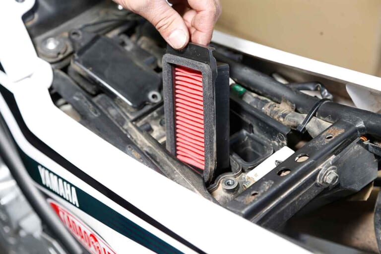 セロー250のメンテナンス|超初心者も自分でできる簡単バイクメンテ#3【オイル交換&簡単ドライブチェーン洗浄|セロー250】