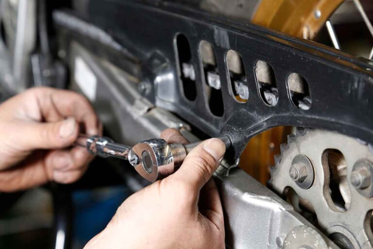 セロー250のメンテナンス|超初心者も自分でできる簡単バイクメンテ#3【オイル交換&簡単ドライブチェーン洗浄|セロー250】