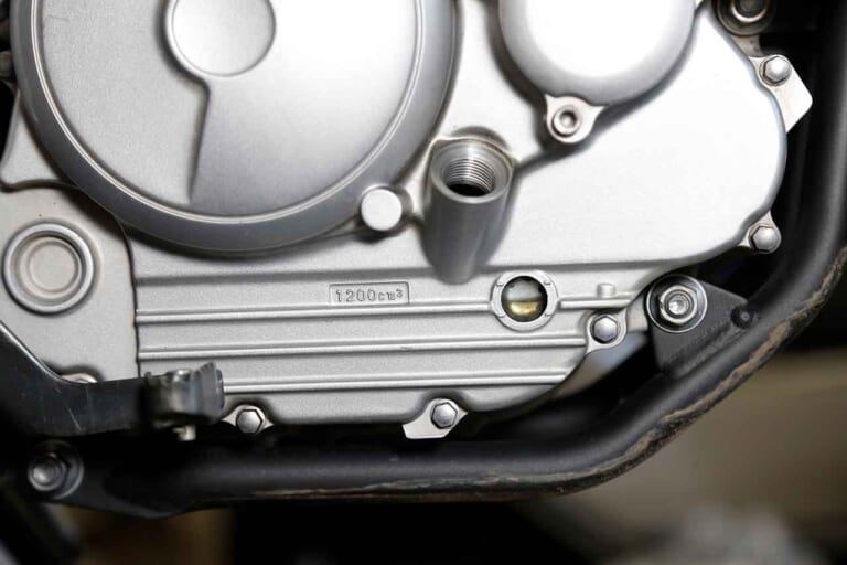 セロー250のメンテナンス|超初心者も自分でできる簡単バイクメンテ#3【オイル交換&簡単ドライブチェーン洗浄|セロー250】