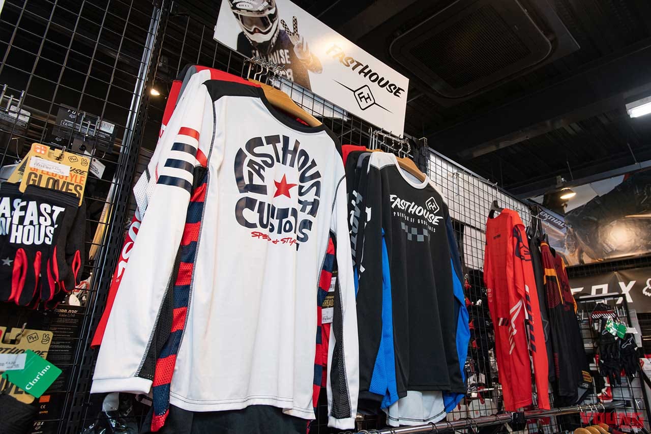 |“オフの聖地”往訪:オフロード用品専門店「ダートバイクプラス瀬戸店」〈在庫点数6万点超!!〉