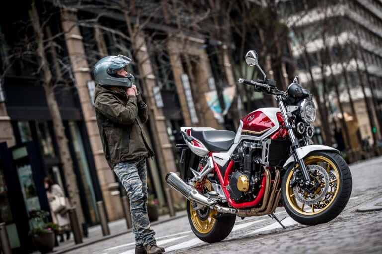 新感覚フルフェイスヘルメット「Kabuto SHUMA」|新感覚フルフェイスヘルメット「Kabuto SHUMA」リリース【数々の快適装備で夏も涼しい】