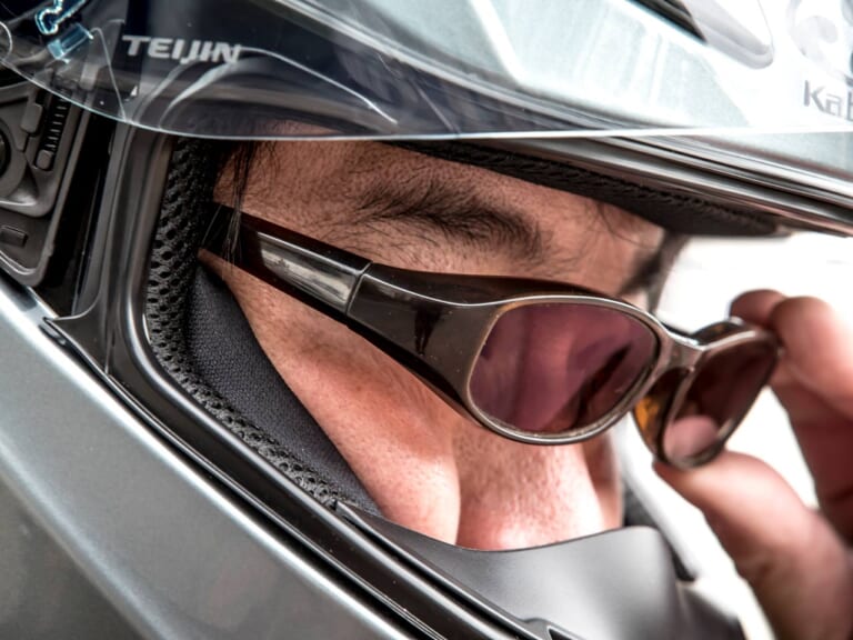 新感覚フルフェイスヘルメット「Kabuto SHUMA」|新感覚フルフェイスヘルメット「Kabuto SHUMA」リリース【数々の快適装備で夏も涼しい】