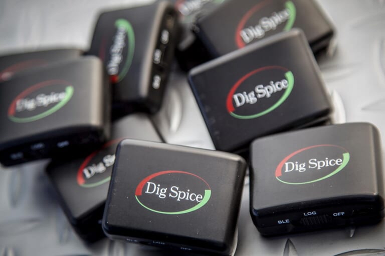 カワサキ ニンジャZX-25Rで実測200km/hに挑戦|デジスパイス3|ニンジャZX-25Rで実測200km/hに挑戦#1【ポン付けチューンでどこまで伸びるか】