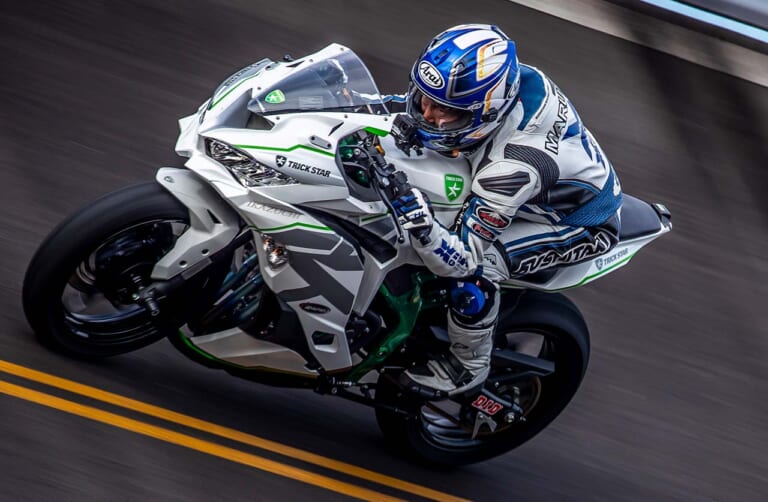 ニンジャZX-25Rで実測200km/hに挑戦#2【吸排気フルチューン仕様で大台突破なるか!?】|ニンジャZX-25Rで実測200km/hに挑戦#2【吸排気フルチューン仕様で大台突破なるか!?】