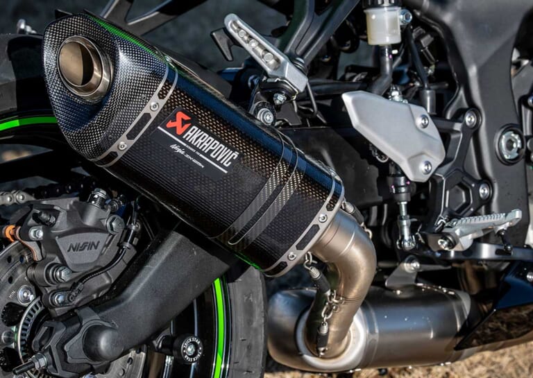 カワサキ ニンジャZX-25Rで実測200km/hに挑戦|アクラポヴィッチJMCAマフラー装着車|ニンジャZX-25Rで実測200km/hに挑戦#1【ポン付けチューンでどこまで伸びるか】