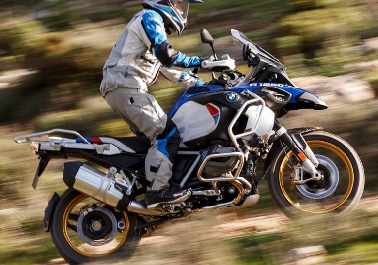 『マシン オブ ザ イヤー2020』結果発表:外国車部門|BMW R1250GS/アドベンチャー|『マシン オブ ザ イヤー2020』結果発表:外国車部門【S1000RRが3度目の快挙】