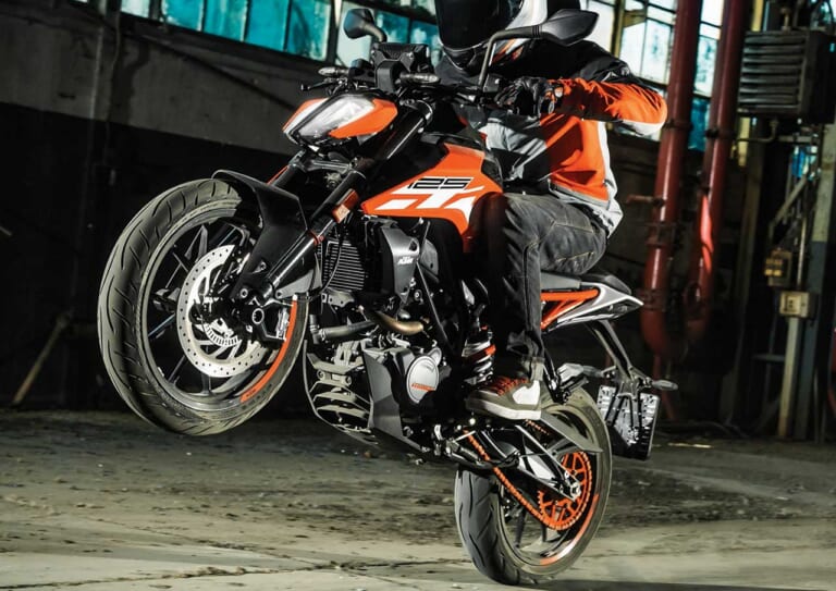 『マシン オブ ザ イヤー2020』結果発表:外国車部門|KTM 390/125デューク|『マシン オブ ザ イヤー2020』結果発表:外国車部門【S1000RRが3度目の快挙】