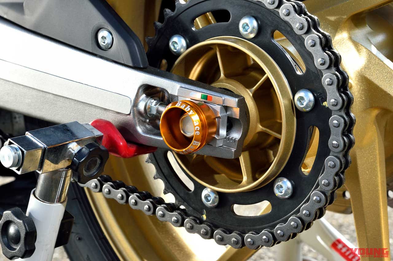 |操作性から安全性まで、CBR250RRパフォーマンスを引き出すカスタムパーツ〈ベビーフェイス〉