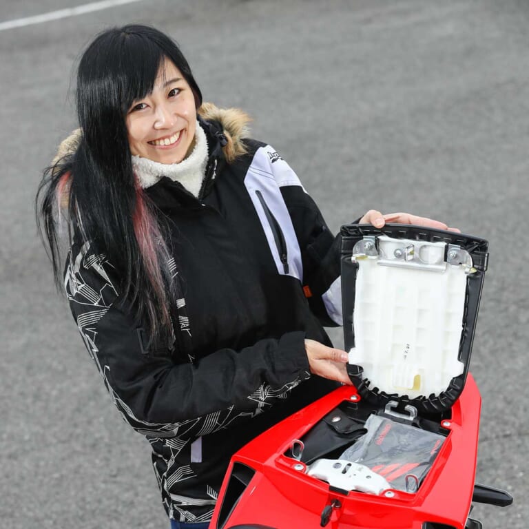 ホンダCBR600RR 車載工具|岡崎静夏のホンダCBR600RR試乗インプレ【扱いやすい超高性能が乗り手の技量を高める】