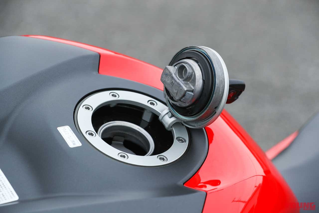 |岡崎静夏のホンダCBR600RR試乗インプレ【扱いやすい超高性能が乗り手の技量を高める】