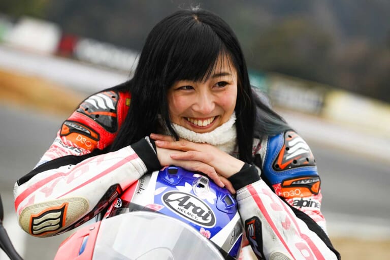 岡崎静夏×ホンダCBR600RR|岡崎静夏のホンダCBR600RR試乗インプレ【扱いやすい超高性能が乗り手の技量を高める】