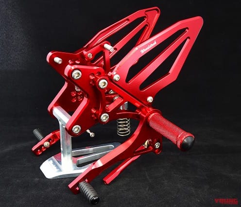 カワサキ ニンジャZX-25R|ウッドストック バックステップキット|ニンジャZX-25R最新カスタムパーツ情報【モリワキ/アクティブ/トリックスターetc.】