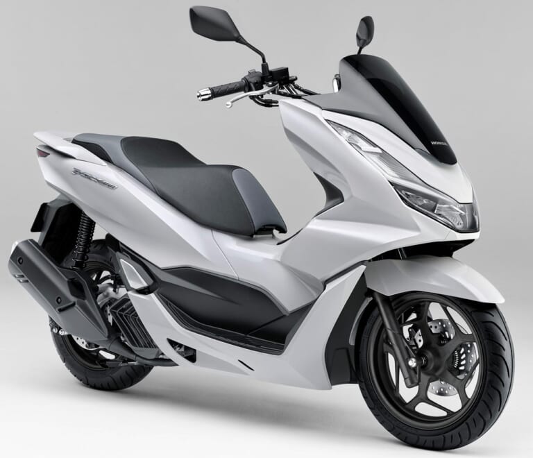 ホンダPCX160|カラーバリエーション|白|岡崎静夏のホンダPCX160試乗インプレ【もはやオーバースペック!? カテゴリーを超えた車体】