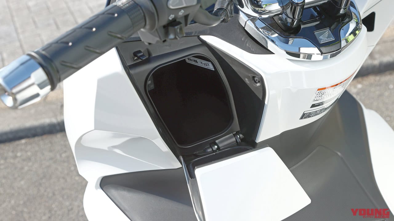 |岡崎静夏のホンダPCX160試乗インプレ【もはやオーバースペック!? カテゴリーを超えた車体】