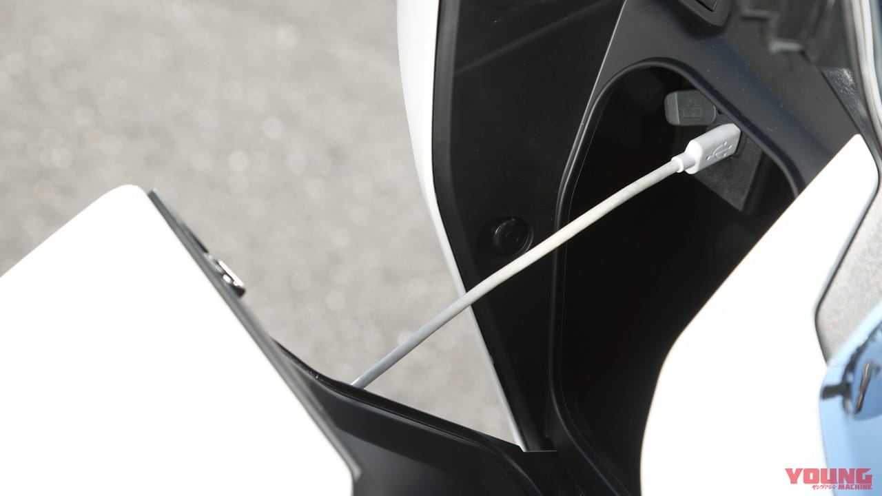 |岡崎静夏のホンダPCX160試乗インプレ【もはやオーバースペック!? カテゴリーを超えた車体】