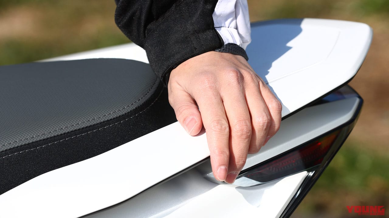 |岡崎静夏のホンダPCX160試乗インプレ【もはやオーバースペック!? カテゴリーを超えた車体】