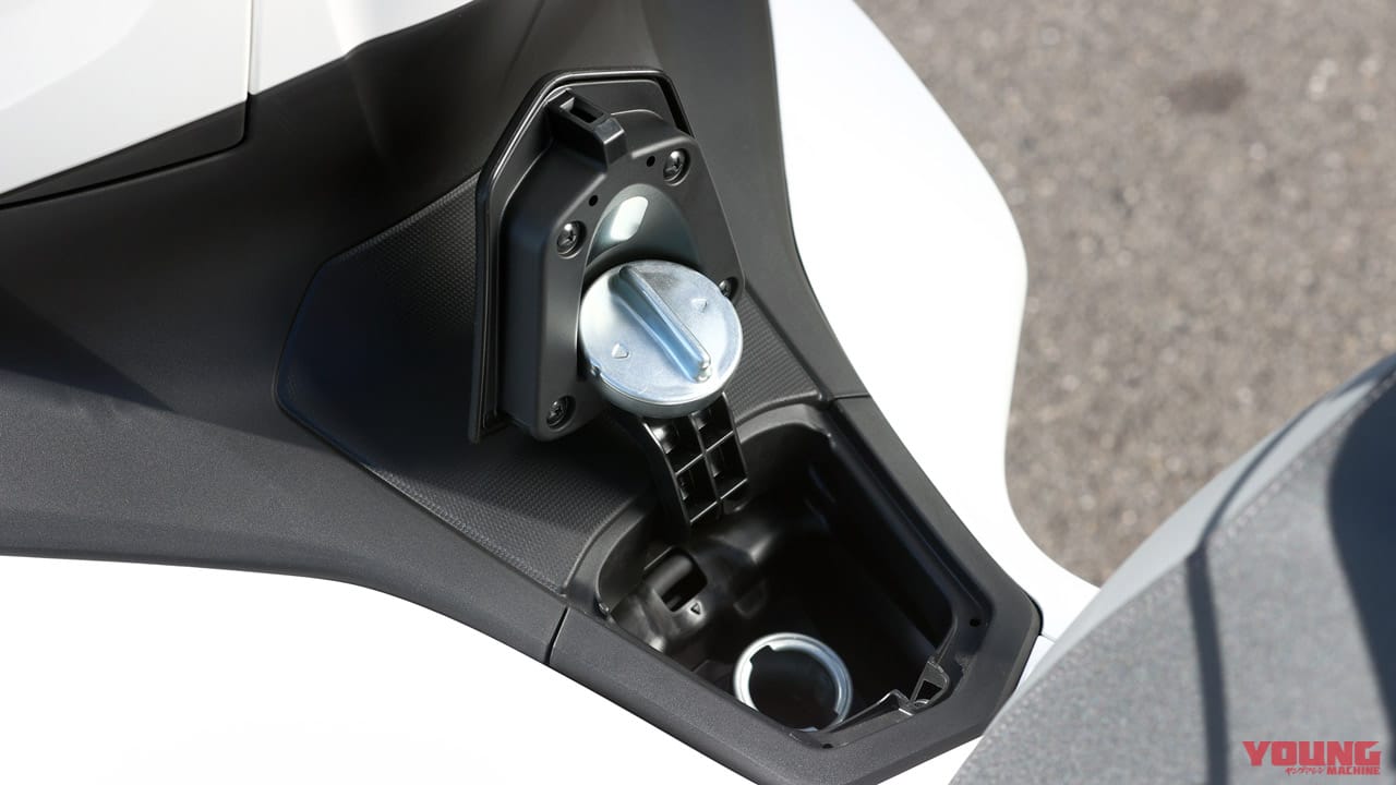 |岡崎静夏のホンダPCX160試乗インプレ【もはやオーバースペック!? カテゴリーを超えた車体】